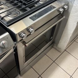 brand new stove from kitchen aid right out of box 
