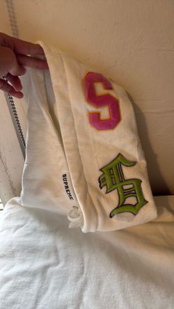 Supreme hoodie