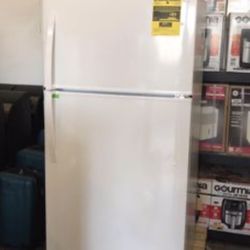 Kenmore 61202 21 cu. ft. Top-Freezer Refrigerator - White