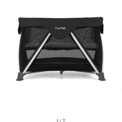 Nuna Portable Crib 