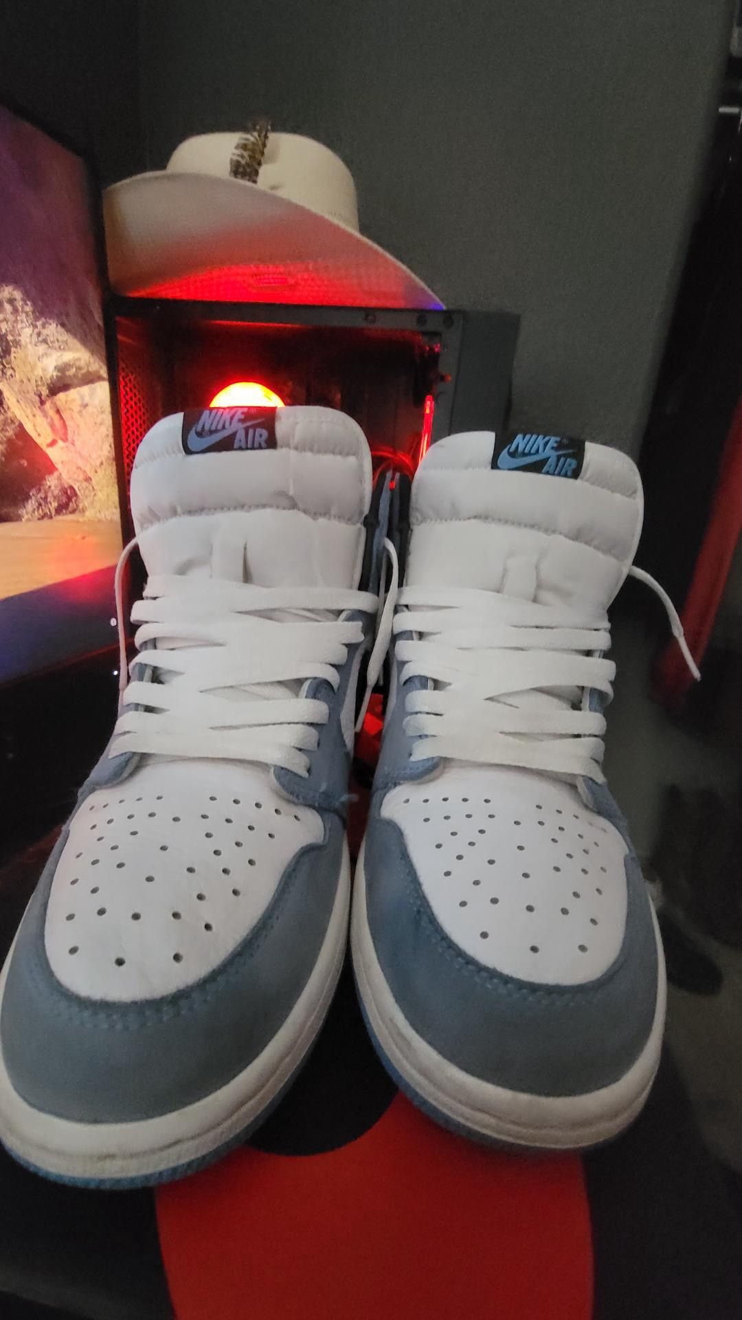 Nike Air Jordan 1 Retro High OG University Blue, Size 8