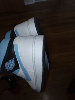 Jordan 1 mid light blue