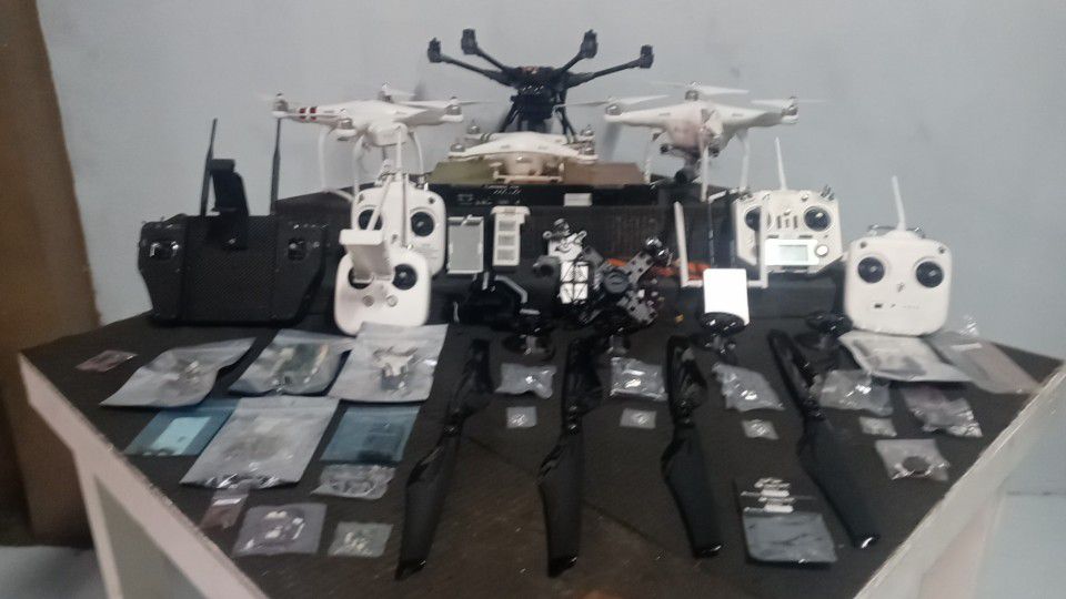 DJI DRONES, TYPHOON,DRONE KIT (LOT)