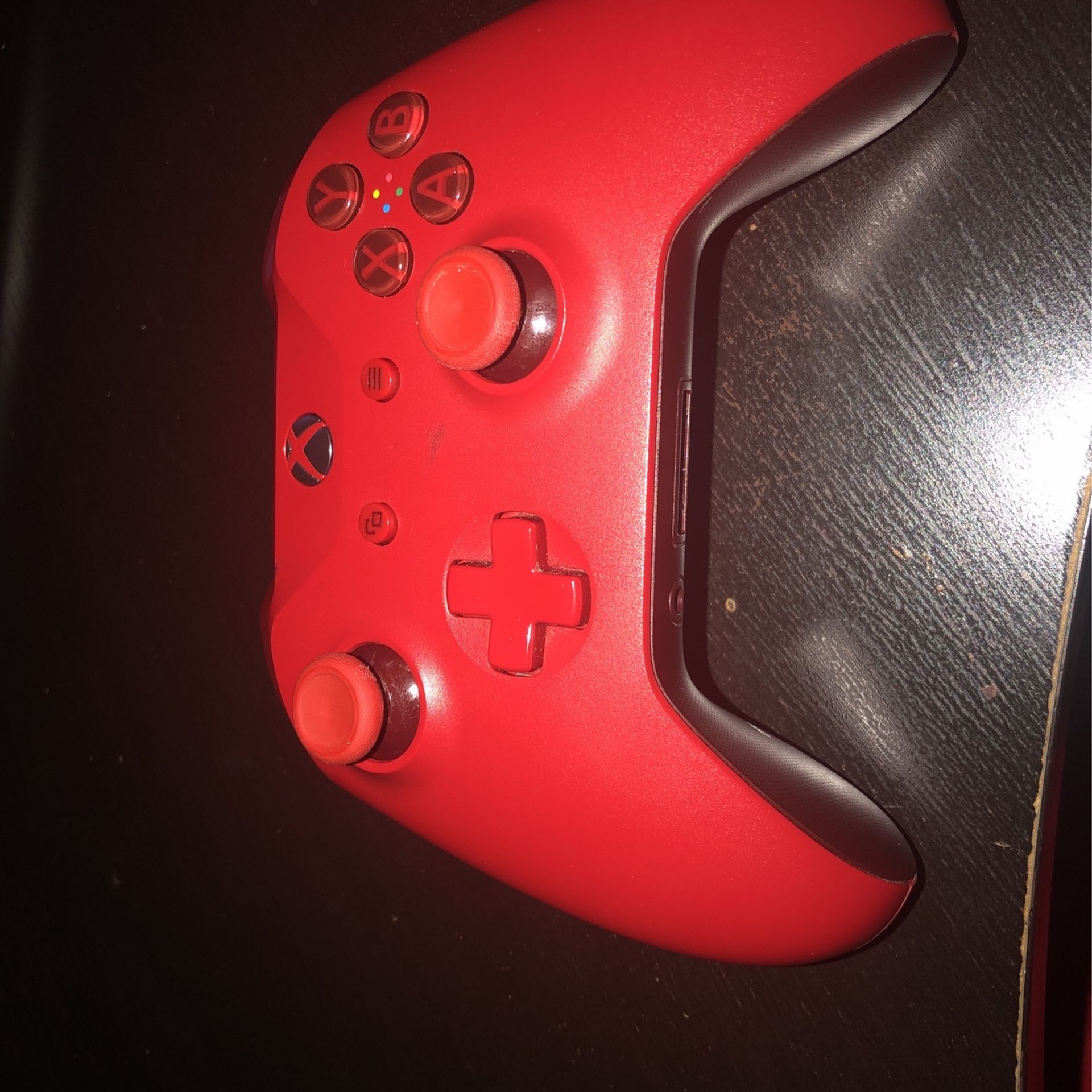 Red Xbox One Wireless Controller (one Battery Pack)