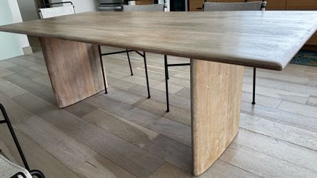 Like NEW! West Elm 86” Anton Solid Wood Dining Table