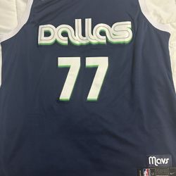 Dallas Luka. XL. $90