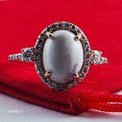 14K Rose Gold White Buffalo Turquoise and Diamond Halo Ring Size 6.25, Solid Gold!/ Anillo de Oro con Turquesa Blanca y Diamantes! 👌🎁Post Tags: Anil