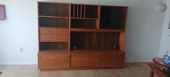 Wall unit
