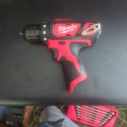 Milwaukee M12 Drill 