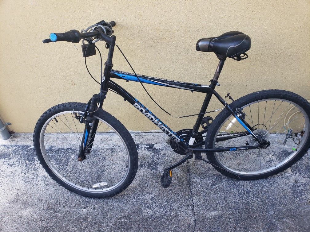 roadmaster bike 26 inch works perfect needs new left gear shift