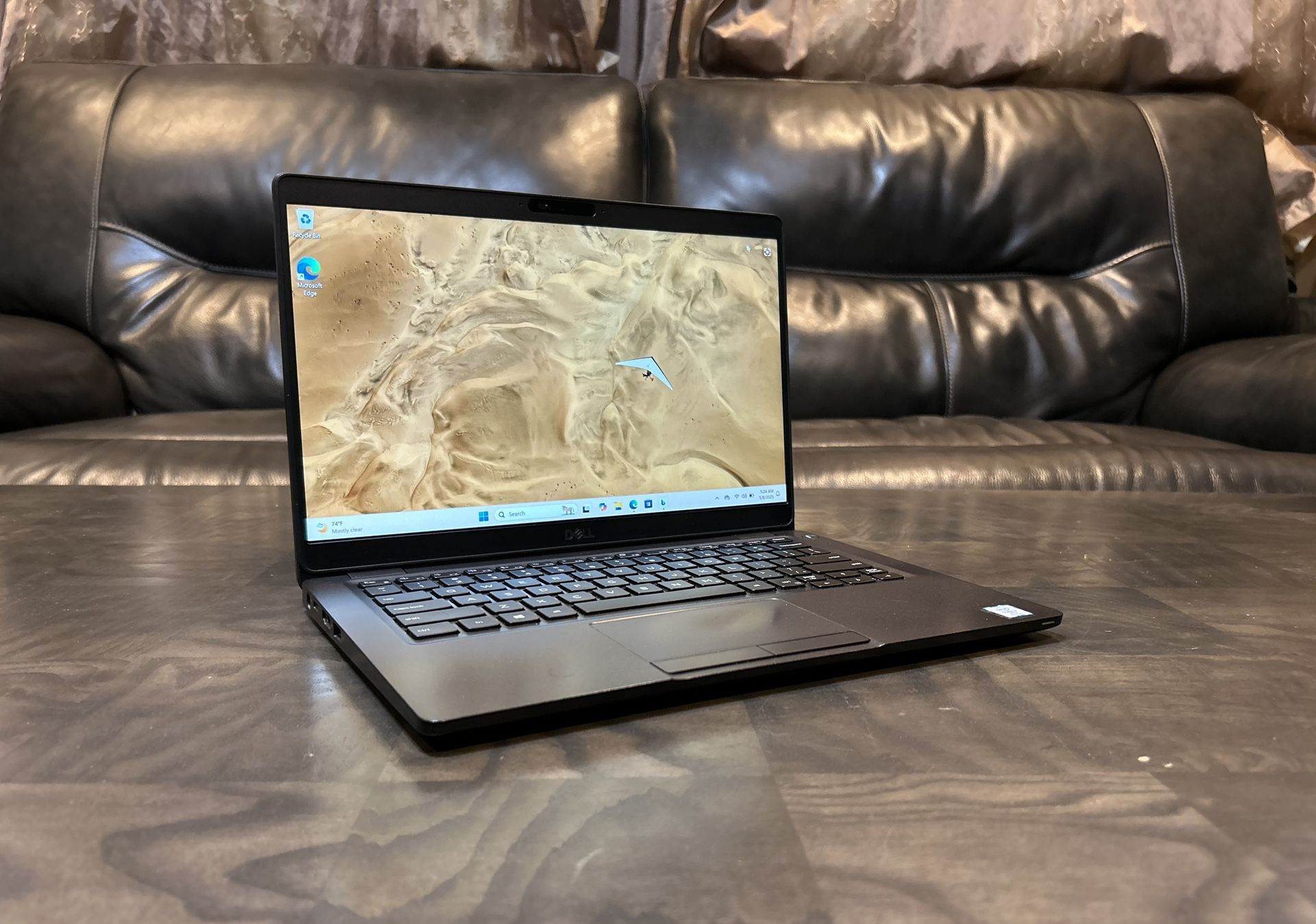 Touchscreen DELL Latitude 5300 13.3” inches Core i7 8th gen. 16GB RAM 512GB SSD 1080p Windows 11 laptop computer