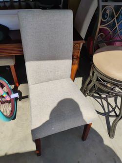 Six diamond chairs and table