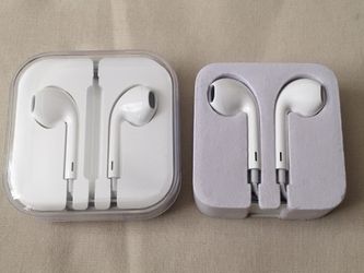 2 Authentic Apple iPod iPhone wired EARBUDS •• Read