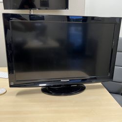 32’ Panasonic Flat Screen TV