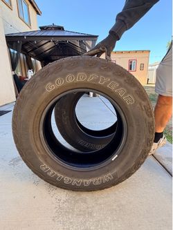 4 Good Year Wrangler Territory AT Tires 255/70 R17 LIKE NEW