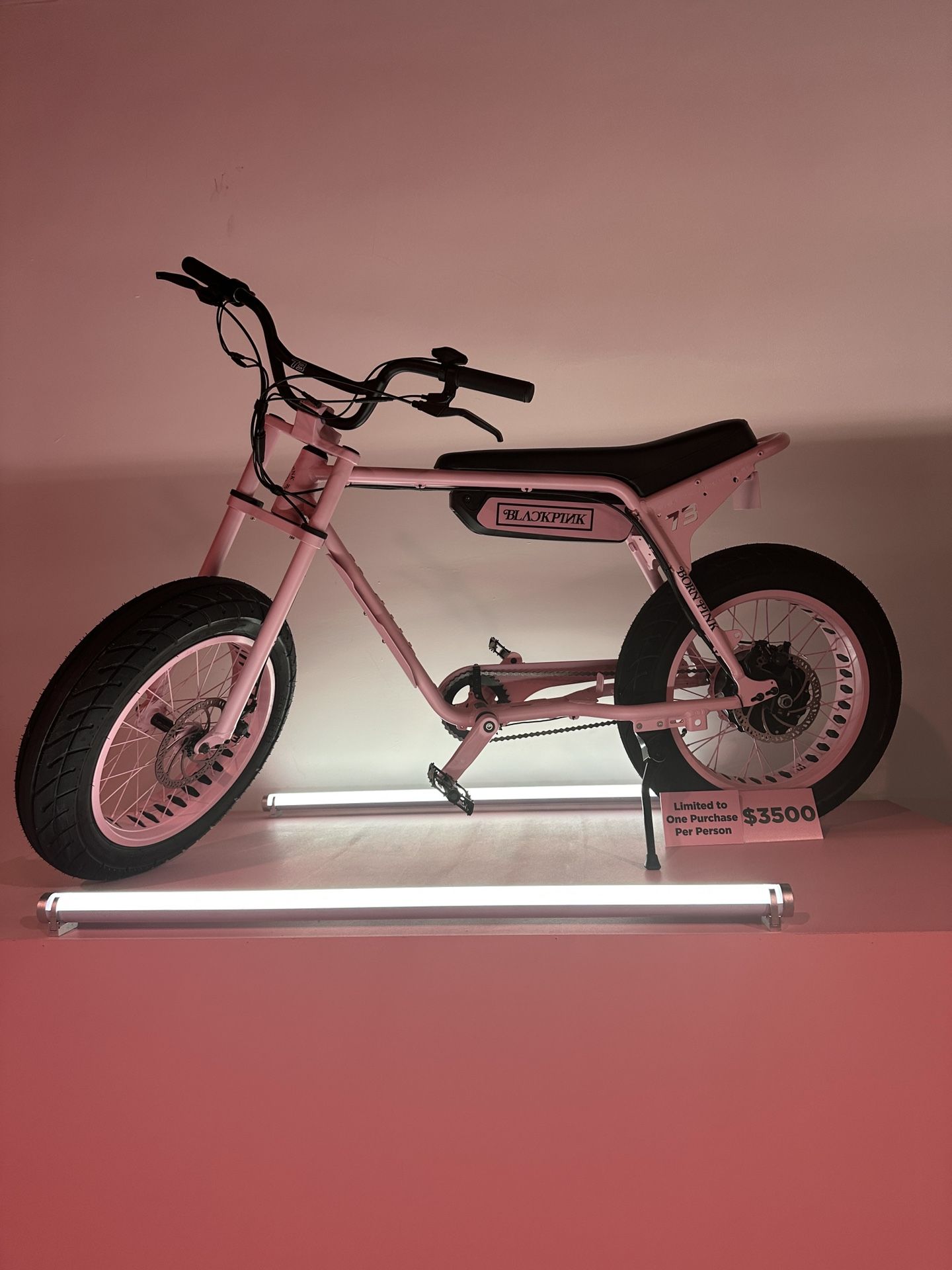 ピピちゃんページ 7/8 Blackpink x Verdy Born Pink Limited Edition Super73 E-bike