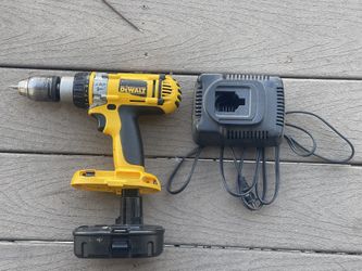 DeWalt 18 Volt Drill/ Battery/ Charger