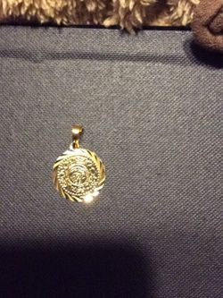 GOLD PLATED MEDALLION PENDANT