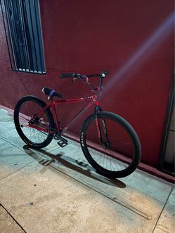 Throne Red Coraline 29er Bike
