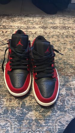 Nike air Jordan men’s size 9 shoes black and red