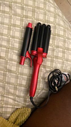 Triple Barrel Hair Waver Curling Iron