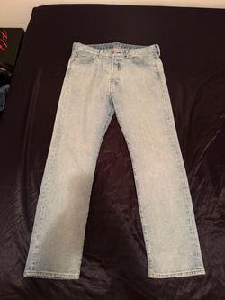 Levi's Light Wash Denim Jeans