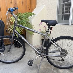 Giant Sedona ST Road Bike