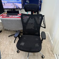 ERGONOMIC GAMING/ OFFICE CHAIR