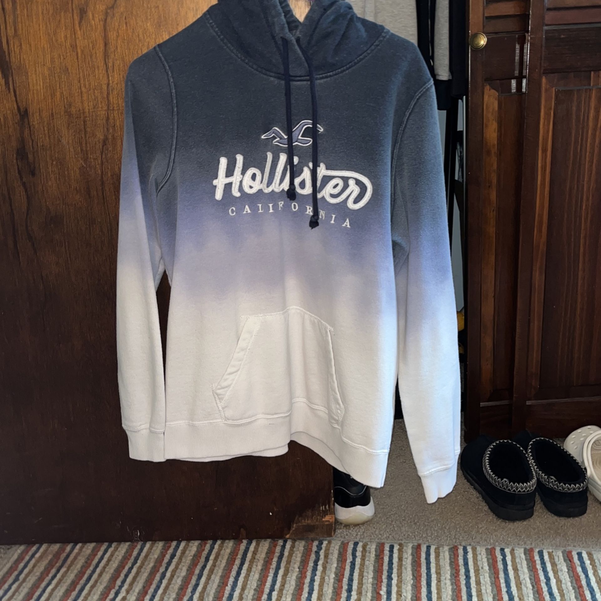 hollister hoodie 
