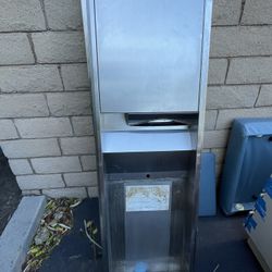 Paper towel/waste receptacle