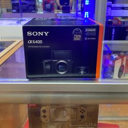 Sony A6400 With 16-50mm II Lens 