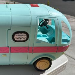 Toy: LOL Doll Glamper