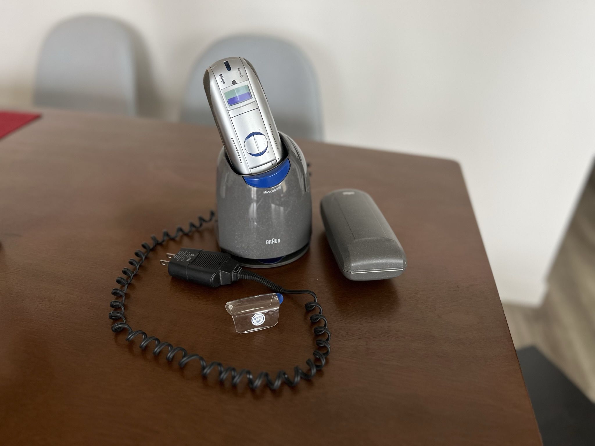 Braun 8595 Activator Self Cleaning Shaver With Extra Cartridges