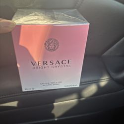 Pick Versace 