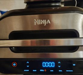 Ninja Grill w/4-Quart Air Fryer (Asking for $50 or best offer)