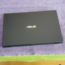 Asus Vivobook 14in Windows 11 Laptop 2022