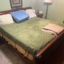 Bedroom Set (king) 300 Bed And Dresser