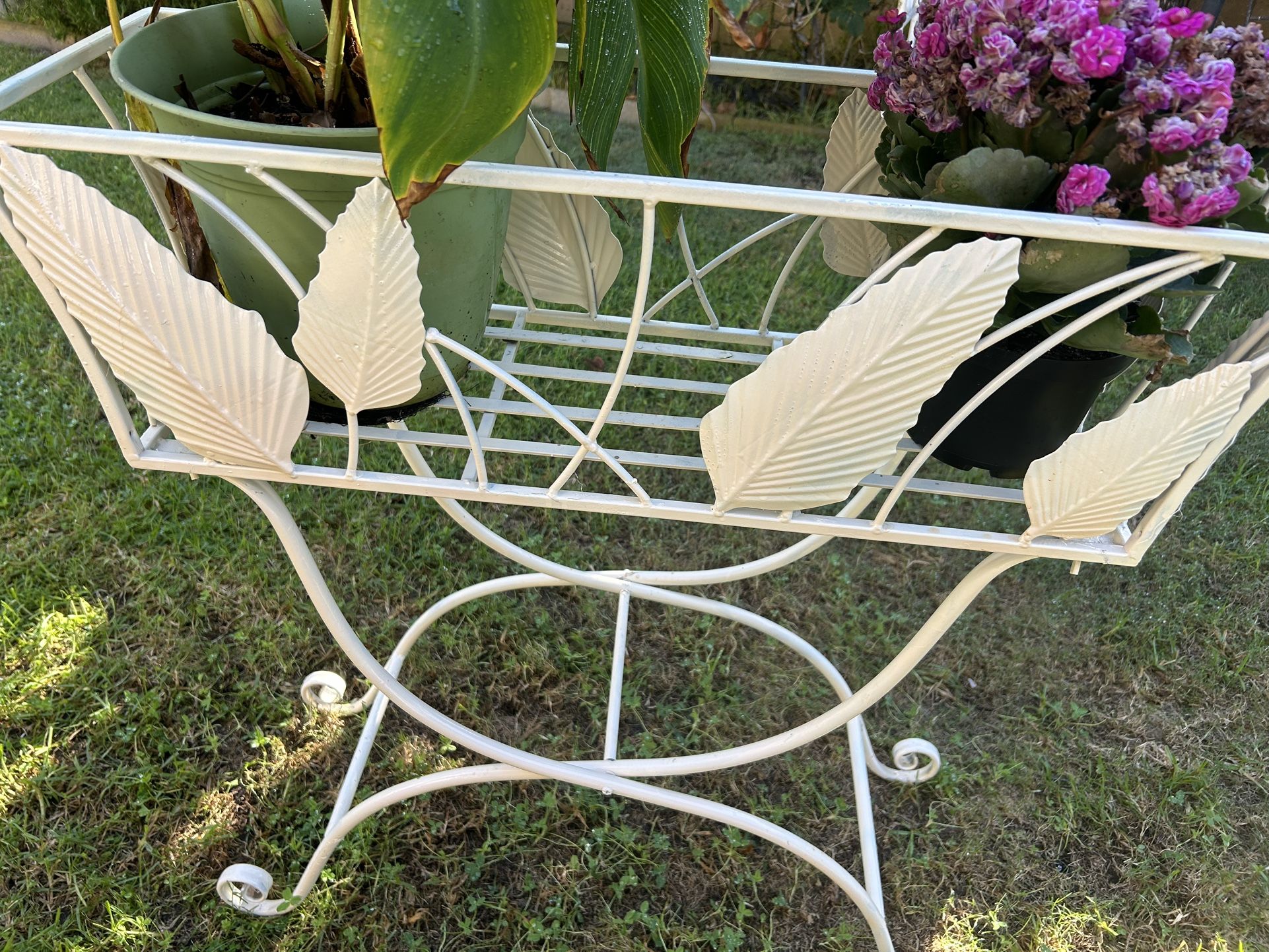 Metal Plant Holder