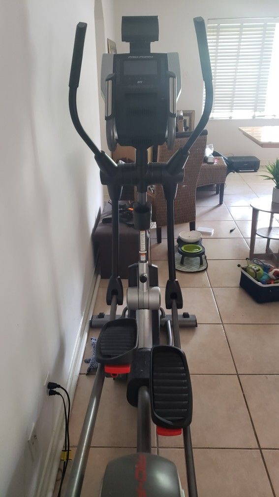 Elliptical Proform Smart Strider 8.0