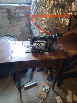 Vintage Singer Sewing Machine with Cabinet Table