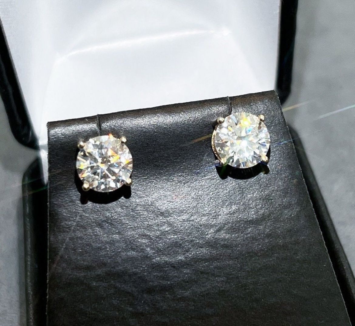 14K Gold VVS1 Certified Moissanite Round Brilliant Stud Earrings