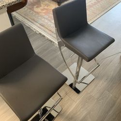 2 (pair) Height Adjustable Bar Stools