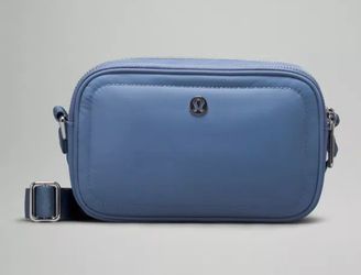 Lululemon Crossbody Camera Bag 2L Oasis Blue