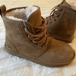 New Men’s ugg boots size 7, also fits woman’s size 8.5, no box