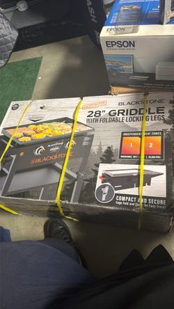 Blackstone 28” Adventure Ready Griddle with Foldable Locking Legs