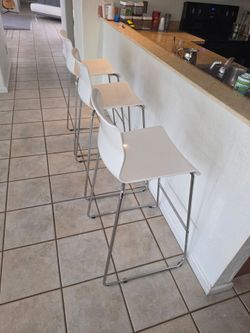 Set of 3 Modern White Bar Stools