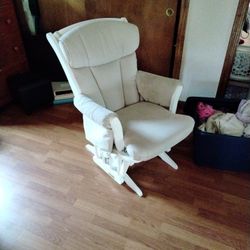 Dutailier Baby Glider And Ottoman 