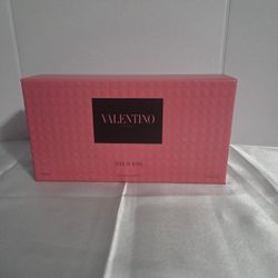 Valentino Born In Roma Donna 3-Piece Perfume Gift Set 3x1.0 fl oz / 30 mL