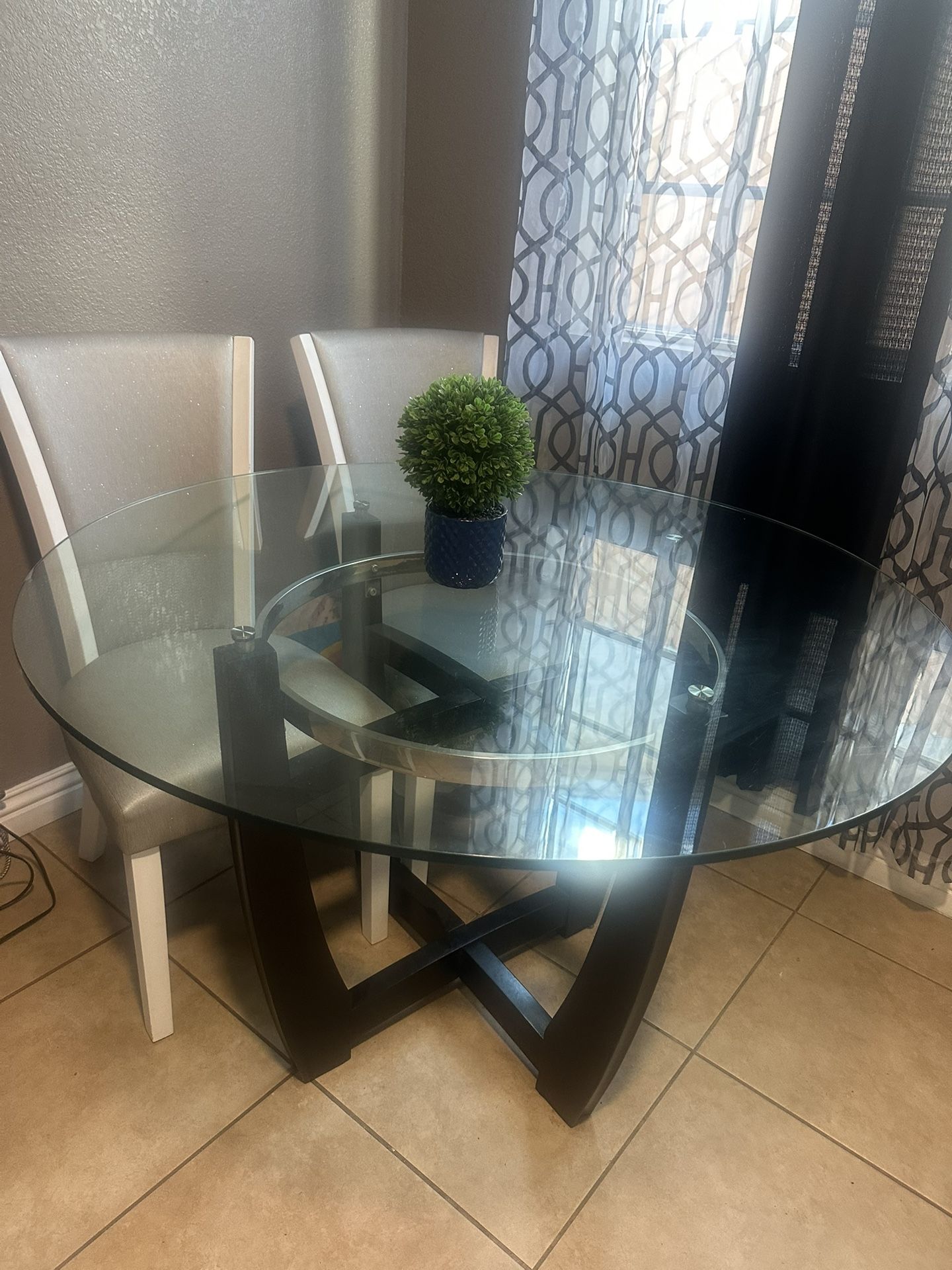 Round Glass Dining Table