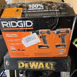 NEW 18V RIDGID POWER TOOL 2 BATTERIES AND CHARGER 
